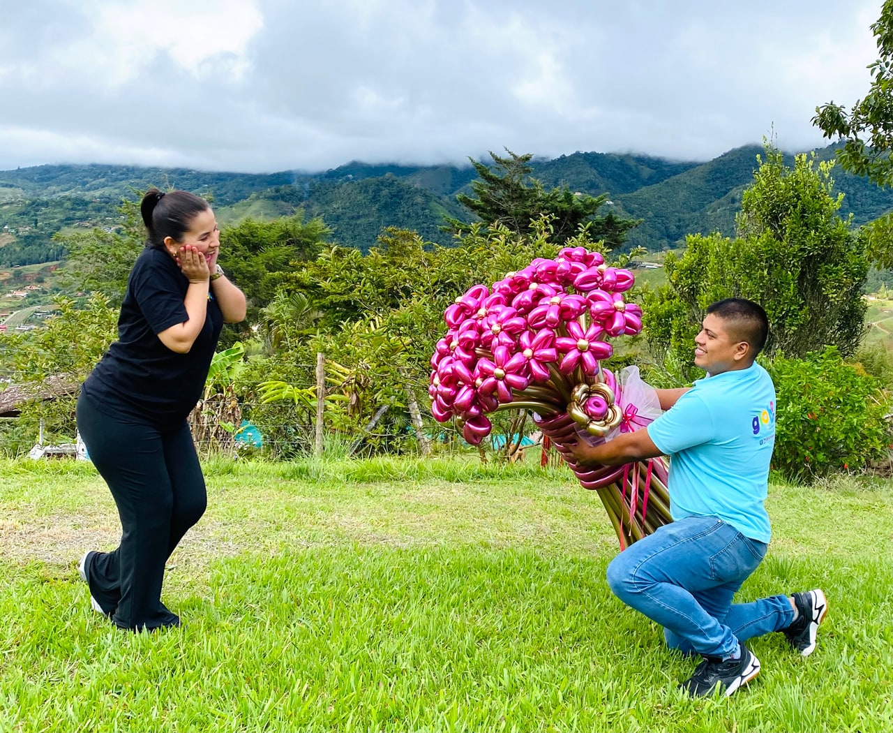 Taller Online: EDICIÓN ESPECIAL “Amor y Amistad” - Ramos de Flores Twister - Imagen 6